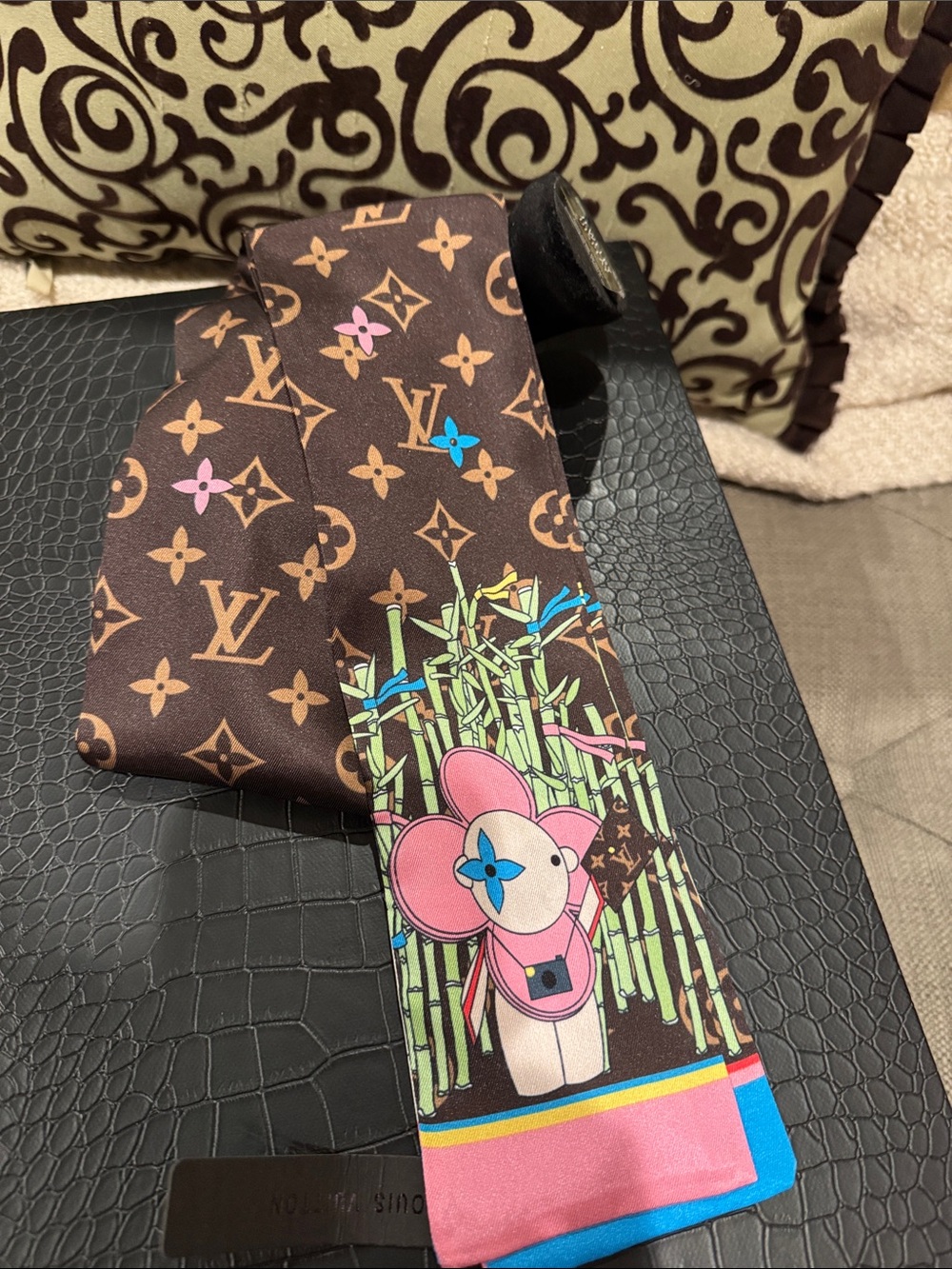 NEW LV 100% Silk Twillie Scarf Tie